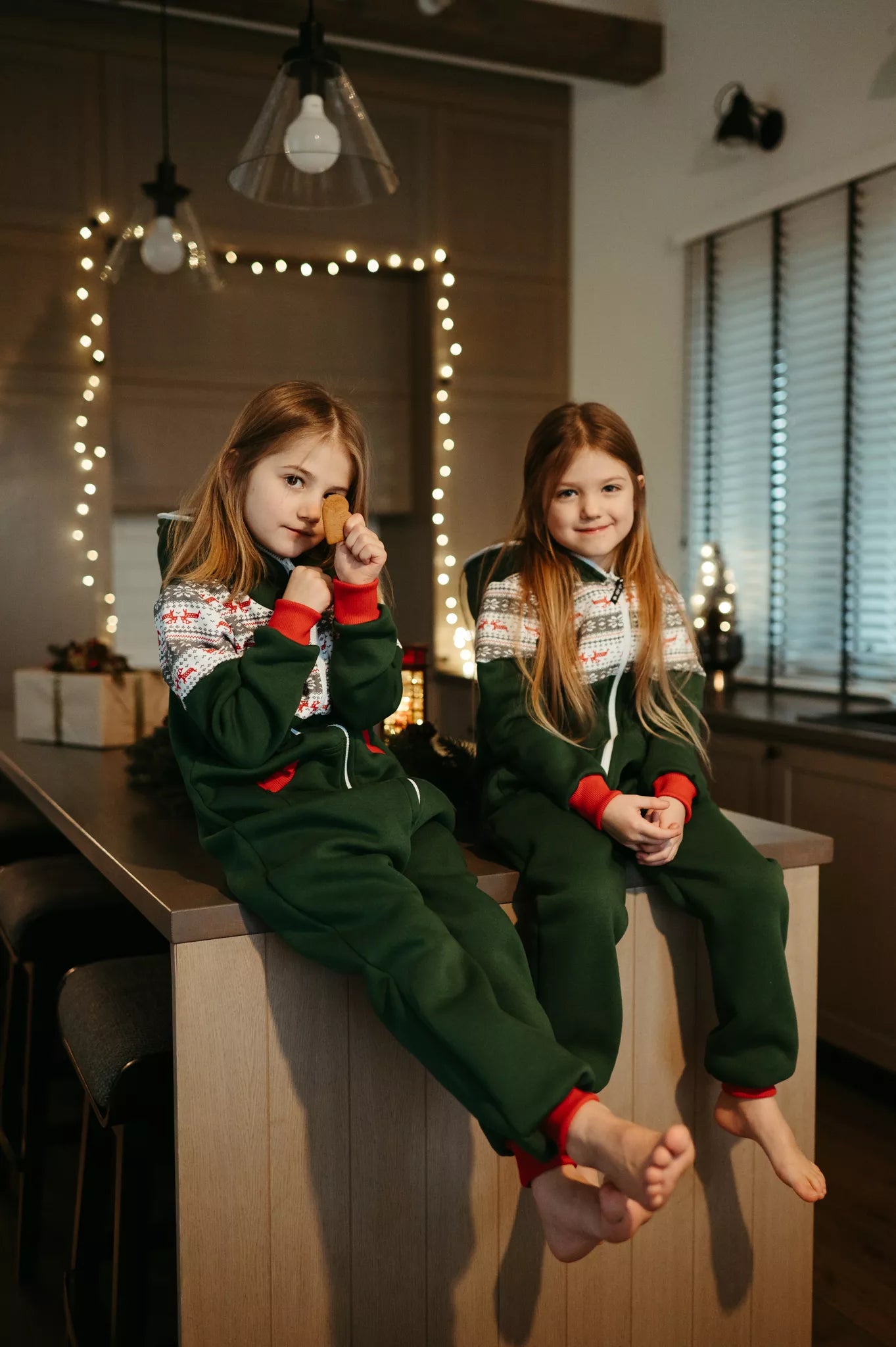 Sofa Killer tamsiai žalios spalvos vaikiškas kombinezonas Nordic