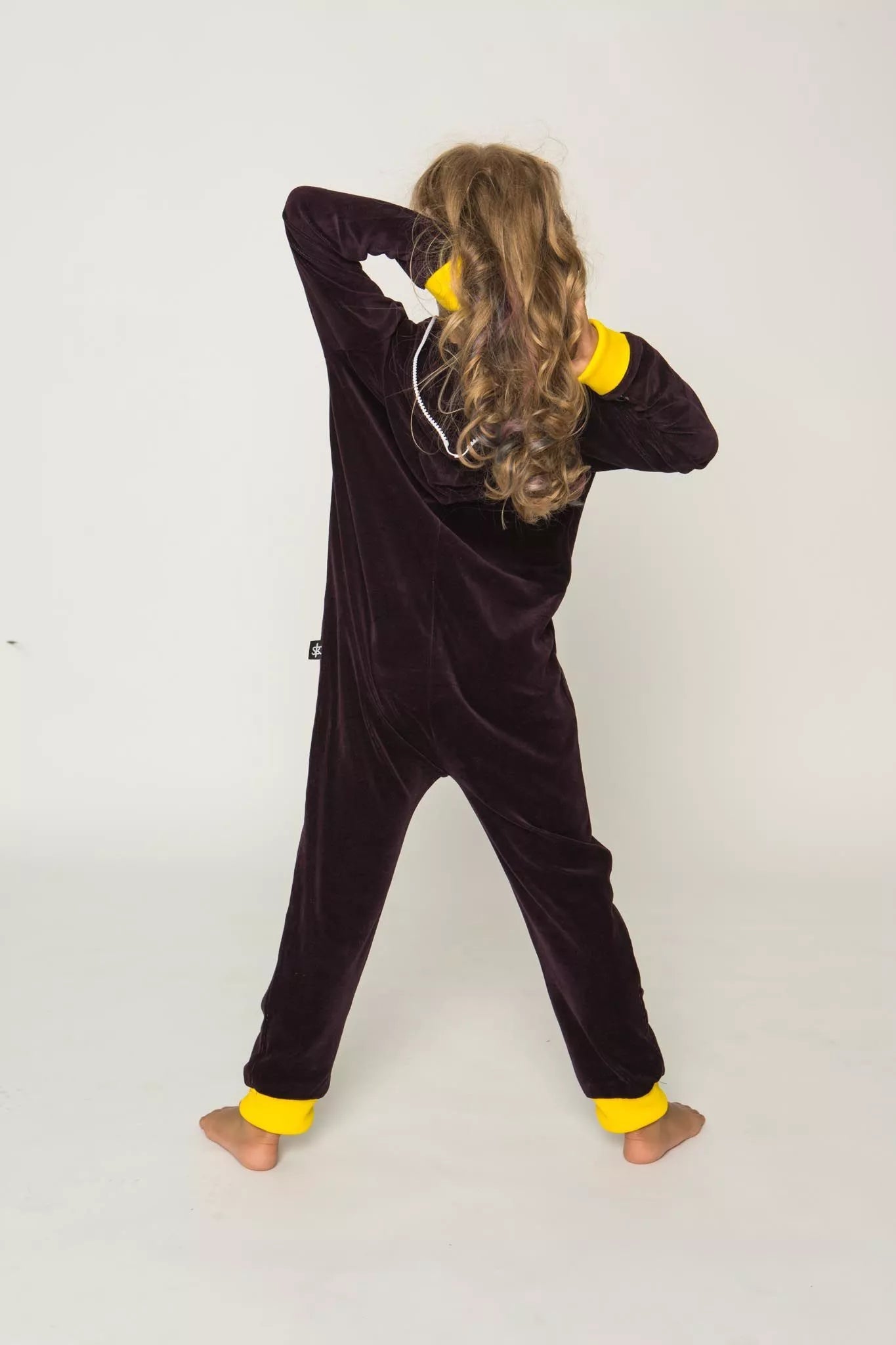 Sofa Killer baklažano spalvos vaikiškas veliūrinis kombinezonas