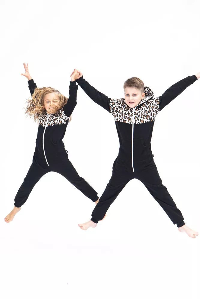 Sofa Killer juodas vaikiškas kombinezonas LEO