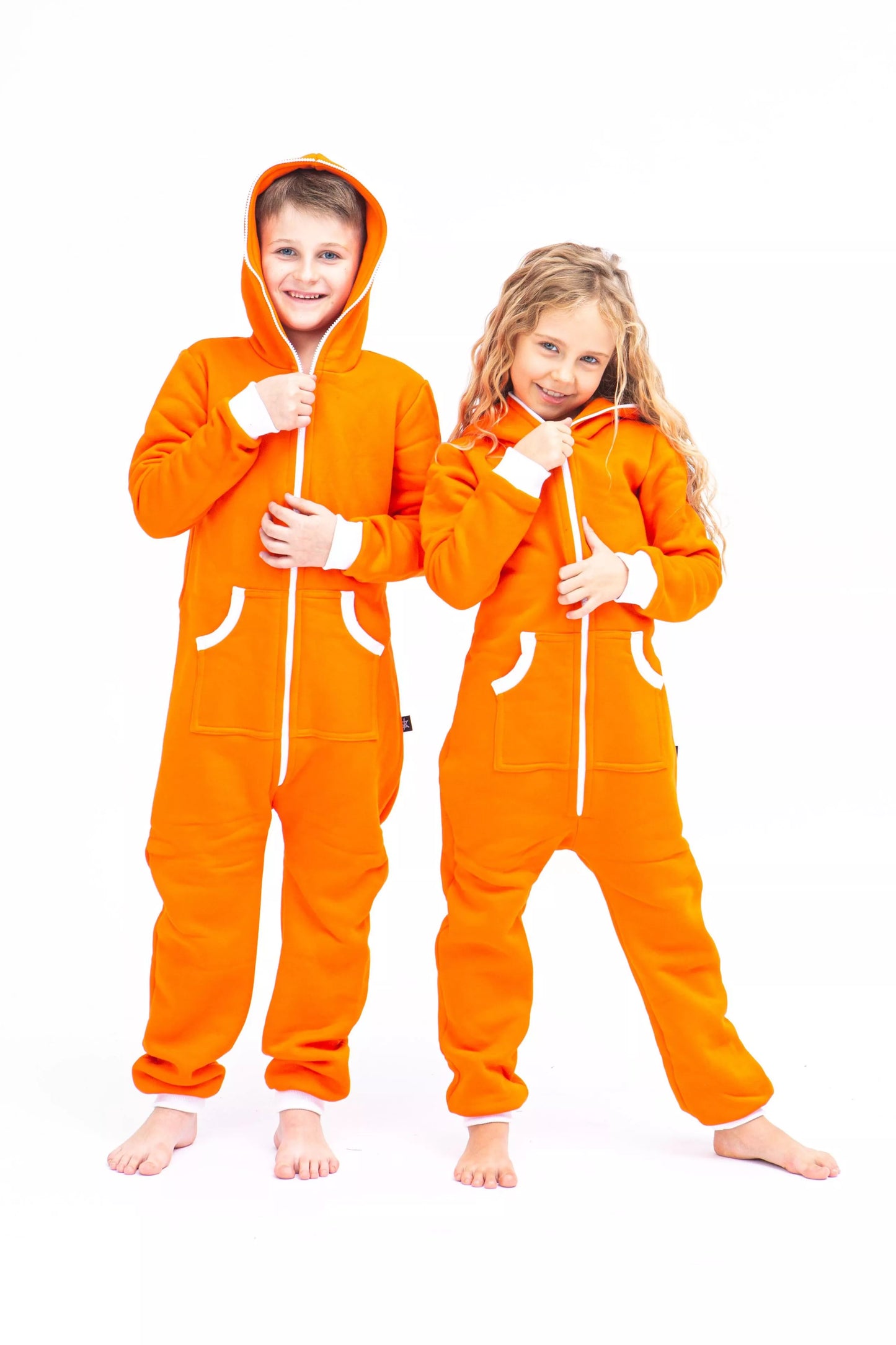 Sofa Killer oranžinis vaikiškas kombinezonas
