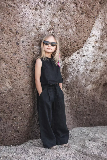 Sofa Killer baltos spalvos vaikiškas lininis kostiumėlis su kelnėmis