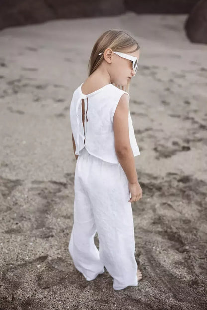 Sofa Killer baltos spalvos vaikiškas lininis kostiumėlis su kelnėmis