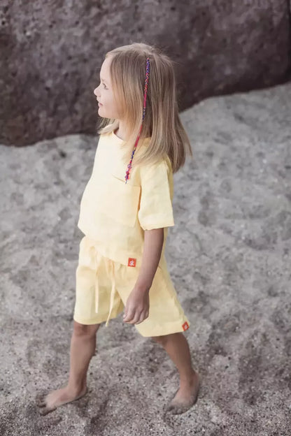 Sofa Killer citrinos spalvos vaikiškas lininis kostiumėlis su šortais